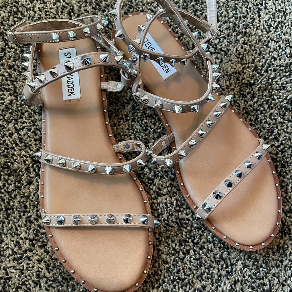 Steve Madden transport sandals